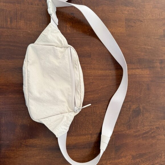 Lululemon belt bag - Picture 2 of 3